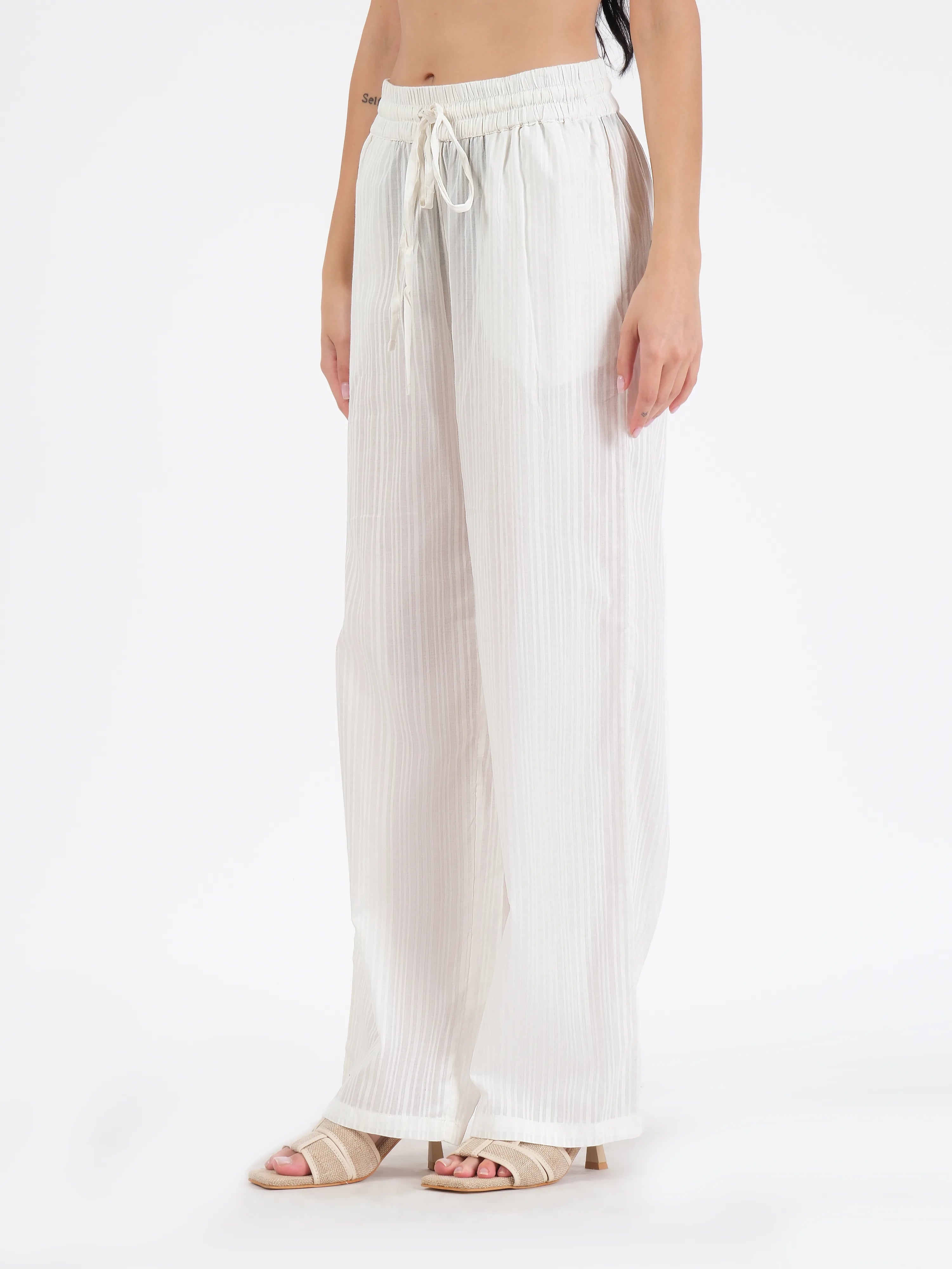 Coralie White Cotton Dobby Set