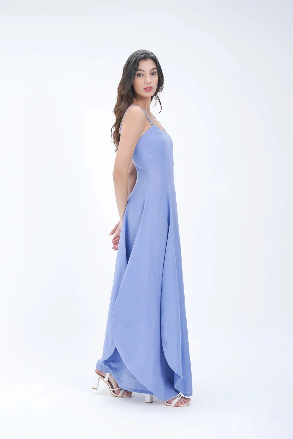 Robe d'été en lin bleu volume