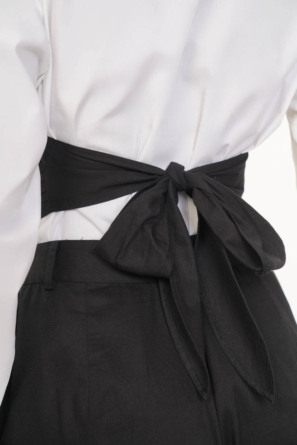 Haut noué Bodi en coton noir