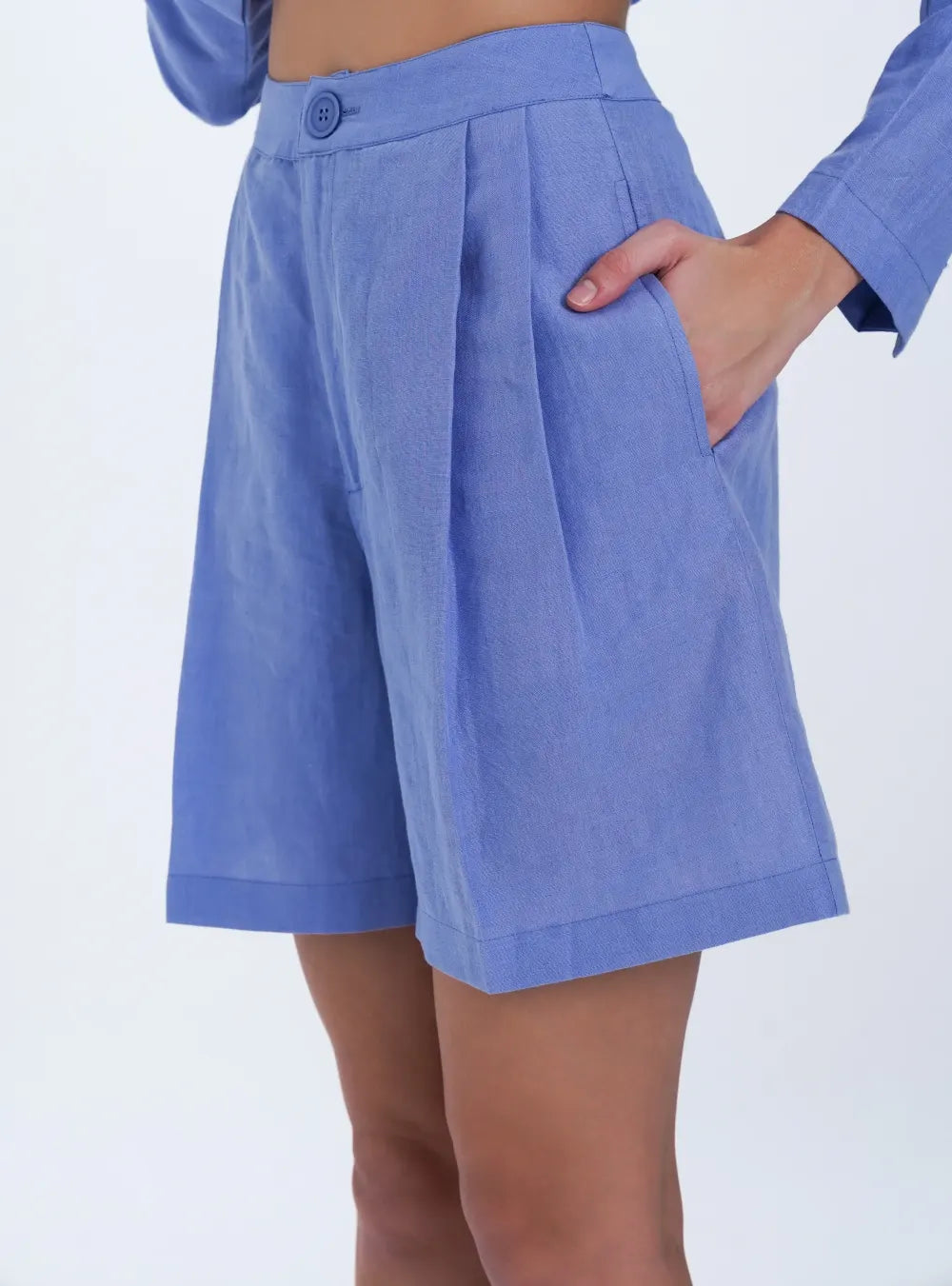 Short en lin Bleue