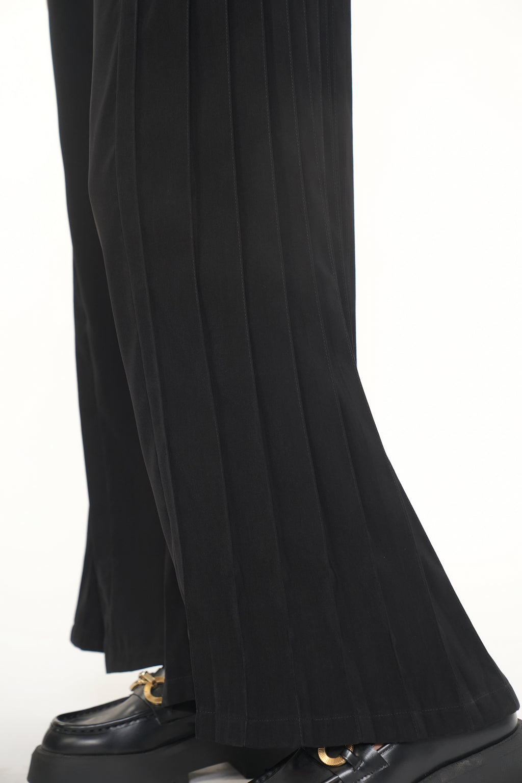 Pan Black Crepe Pleated Pant