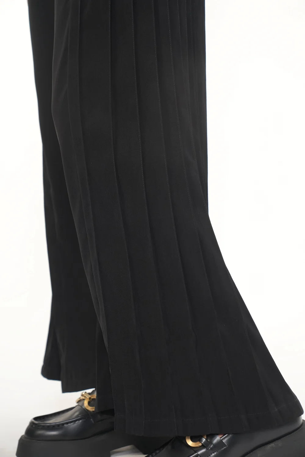 Pan Black Crepe Pleated Pant