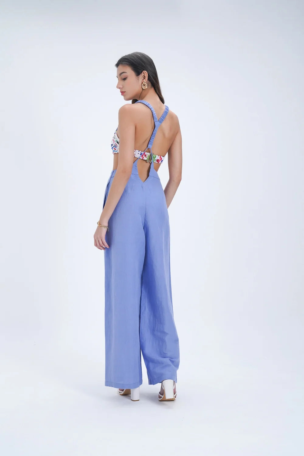 Pantalon en lin à bretelles larges